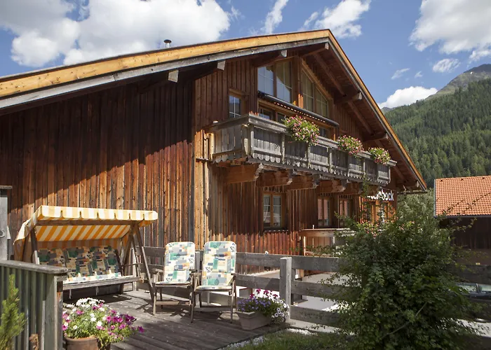 Pension Der Steinbock - Das 300 Jahre Alte Bauernhaus - Tirol